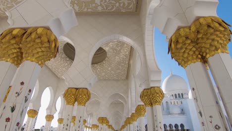 Cinematic-shot-capturing-details-of-modern-Islamic-architecture,-Sheikh-Zayed-Grand-Mosque-Abu-Dhabi-UAE