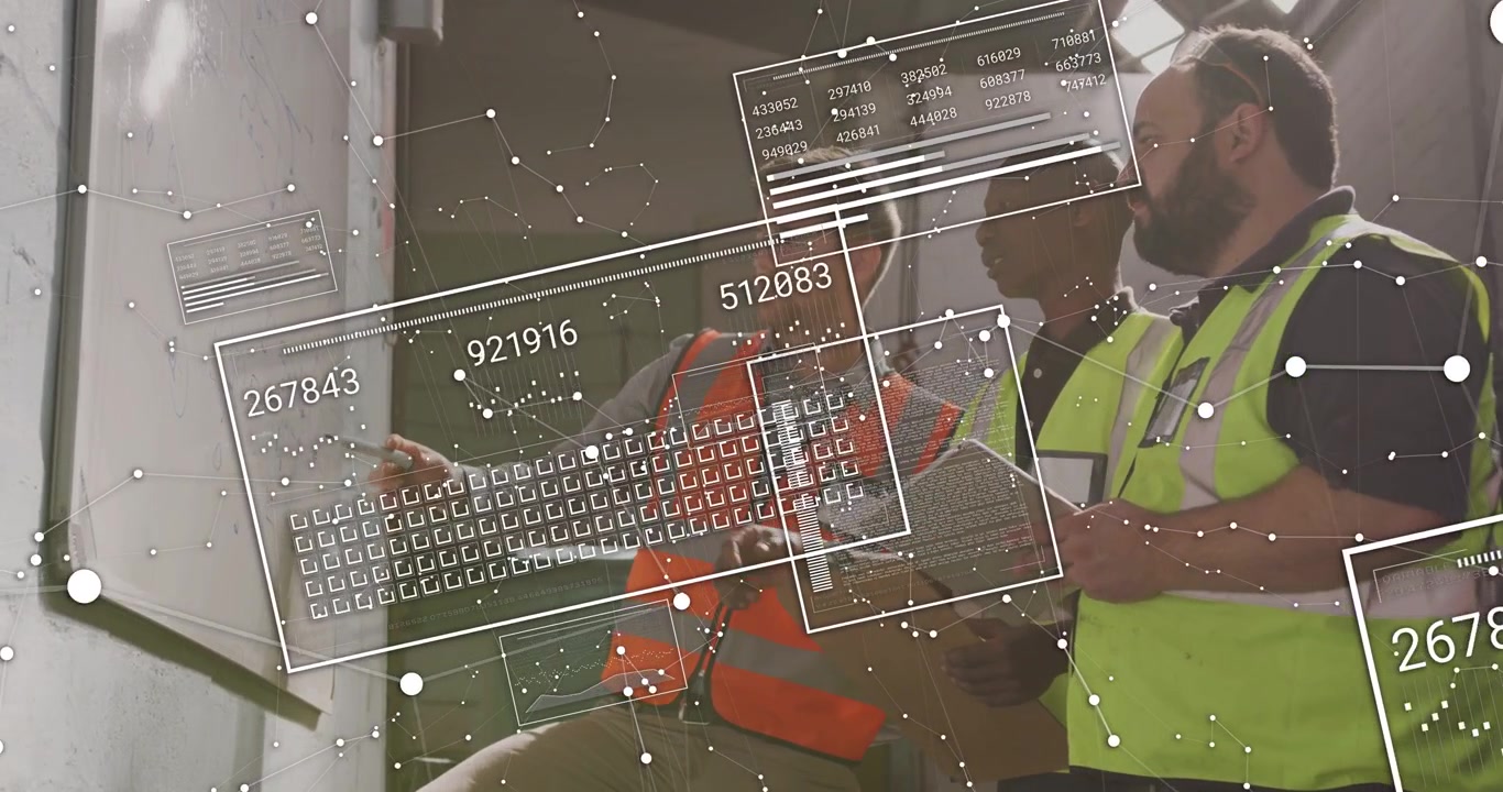 Video vertical: Trabajador de la construcción señalando una pantalla HUD de realidad aumentada animándose sobre una pared mientras una tableta verifica las especificaciones