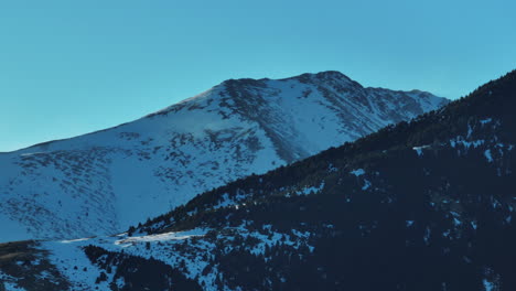 Montañas-En-Invierno-Sombra-Atardecer-Aire-Francia