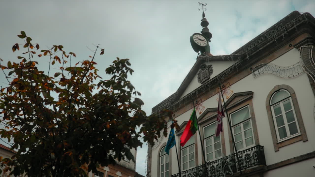 어두운 날 에 전통적 인 유럽 거리