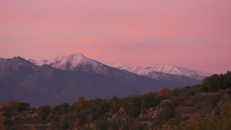 Stunning-dawn-or-dusk-wide-shot-of-the-Pyrenees,-France