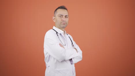 declaración negativa del médico sobre la enfermedad.