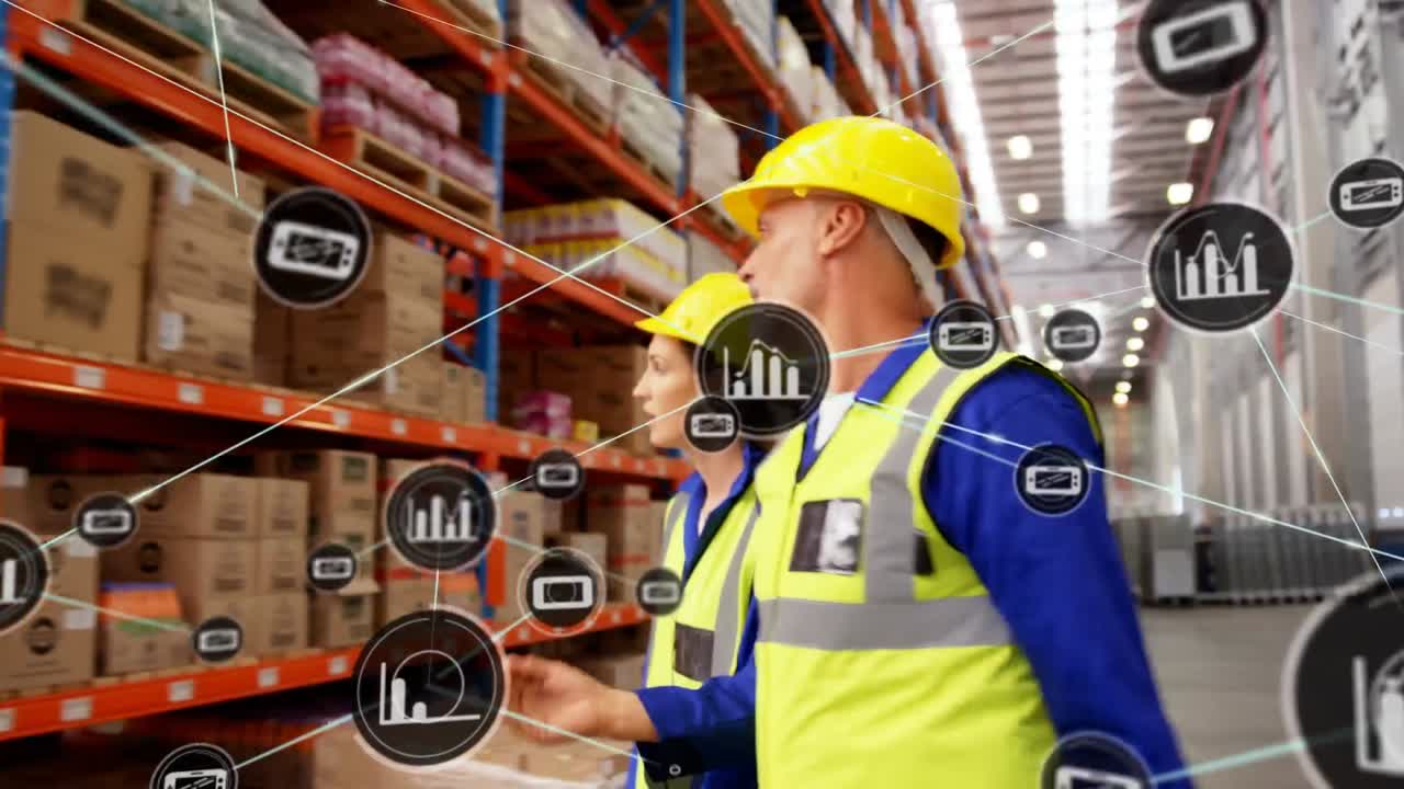 Animación de una red de conexiones sobre personas diversas trabajando en un almacén