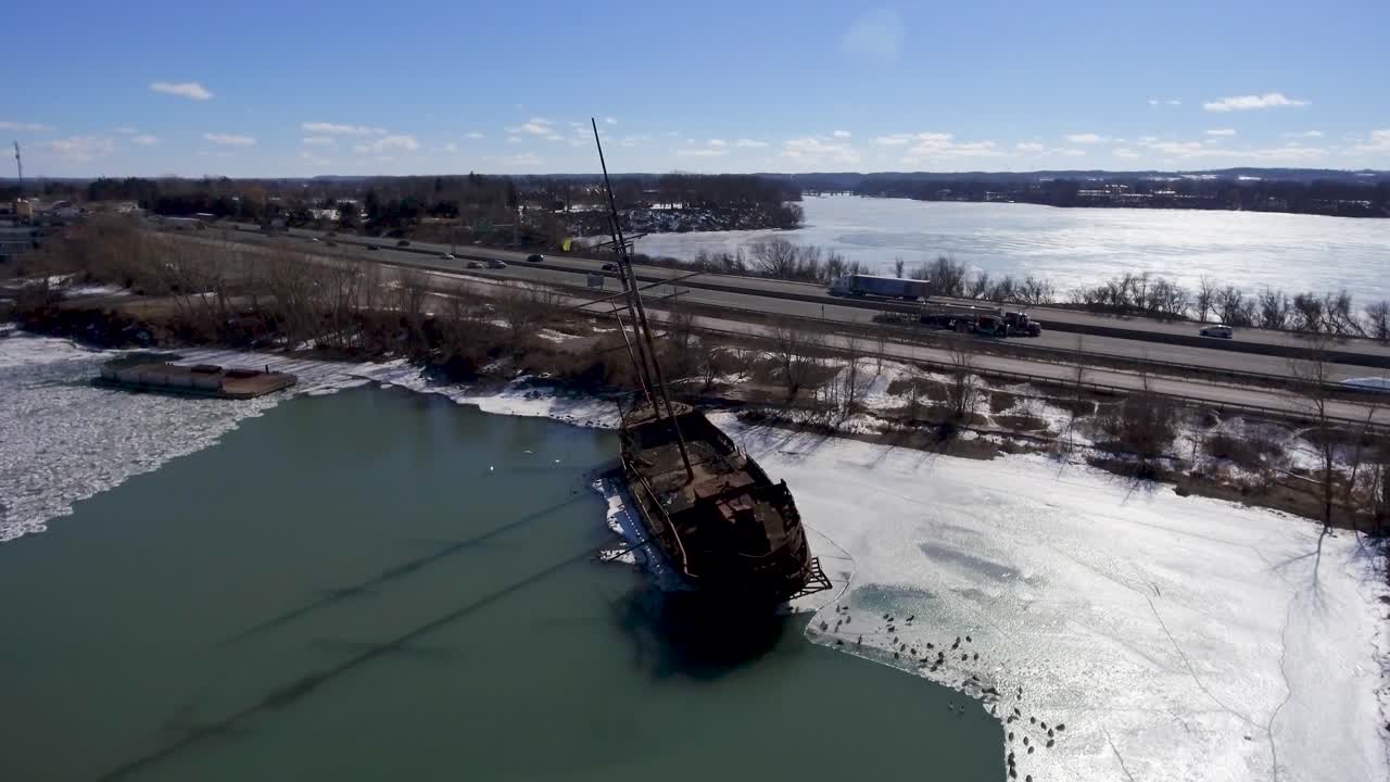 Aerial parallax of wrecked La Grande Hermine ship in sunny Ontario