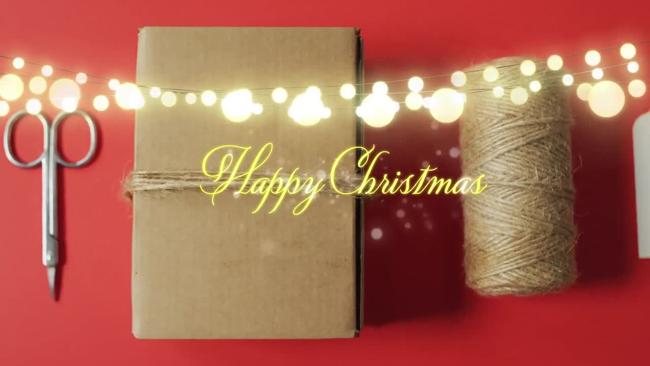 크리스마스 장식 위에 해피 크리스마스 텍스트의 애니메이션