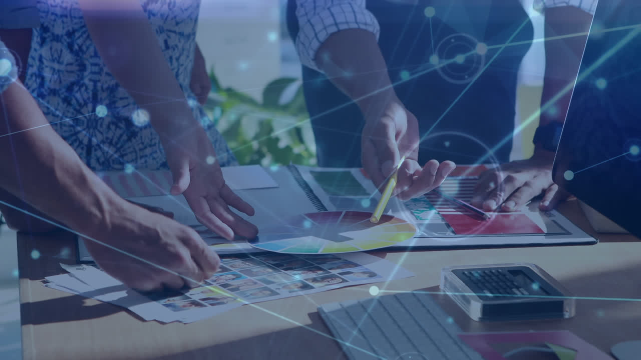 사무실에서 만나는 다양한 사업가들에 대한 연결 네트워크의 활성화