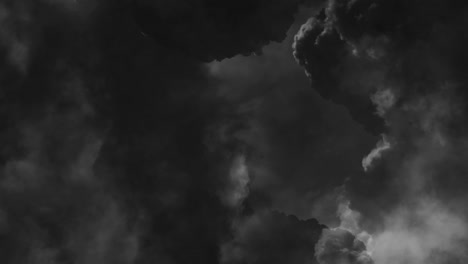 4k bewegende dunkle cumulonimbus-wolken am himmel