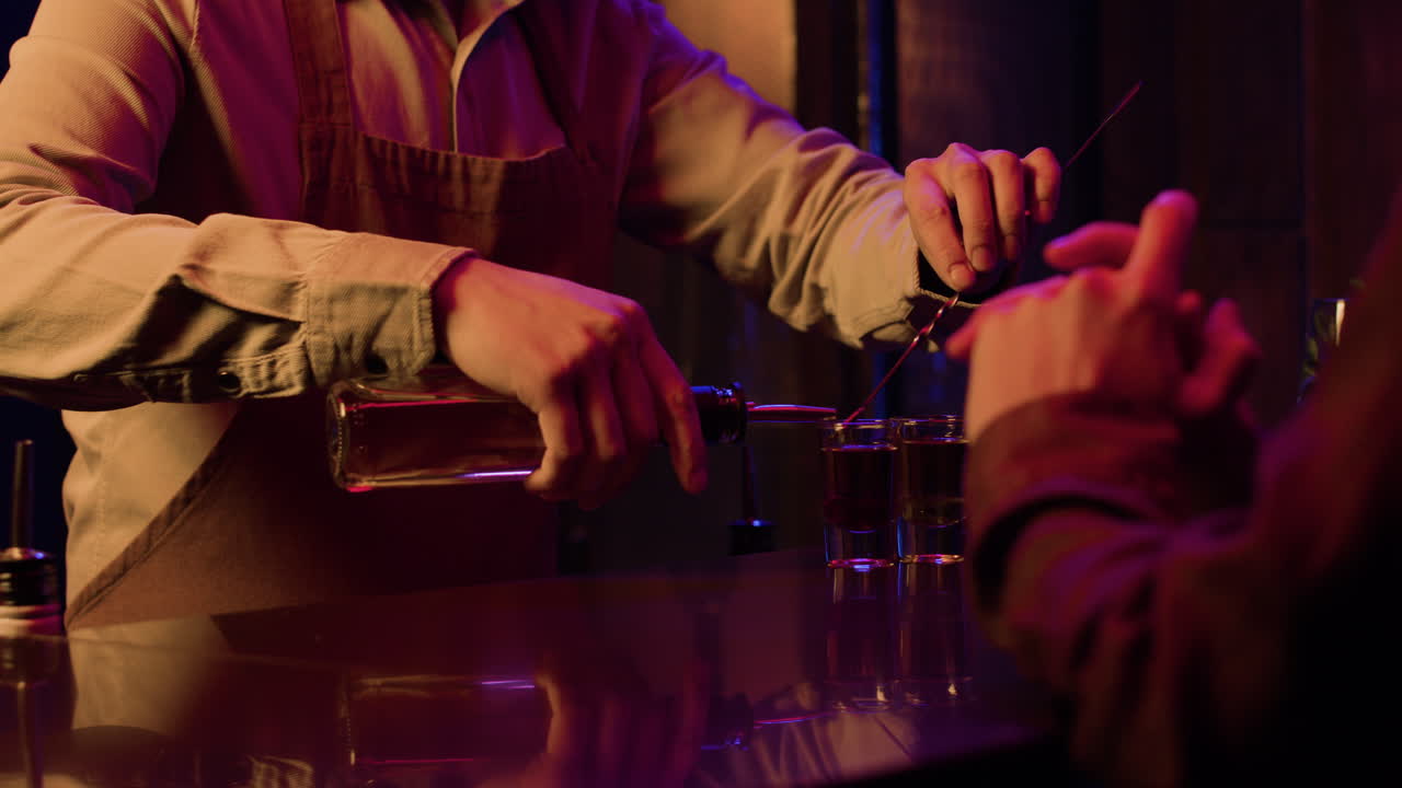 ⁇ 을 제공하는 바텐더