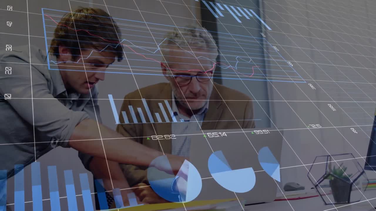 animación del procesamiento de datos financieros sobre los empresarios caucásicos en el cargo