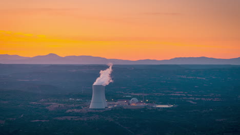 Smoke-from-chimneys-at-a-thermal-power-station