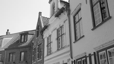 Detalle-Arquitectónico-De-Edificios-Típicos-En-Brujas,-Bélgica.