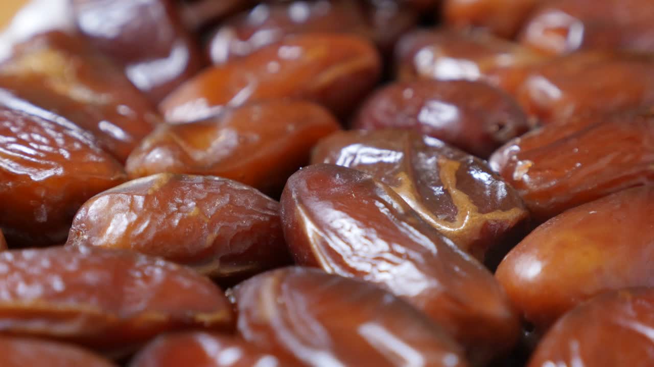 Ramadan food exotic palm dates fruit packed n the original package 4K