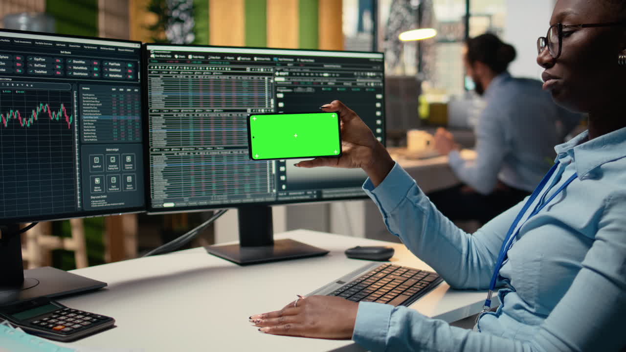 Prop firm intern learns trading strategies from video on green screen phone