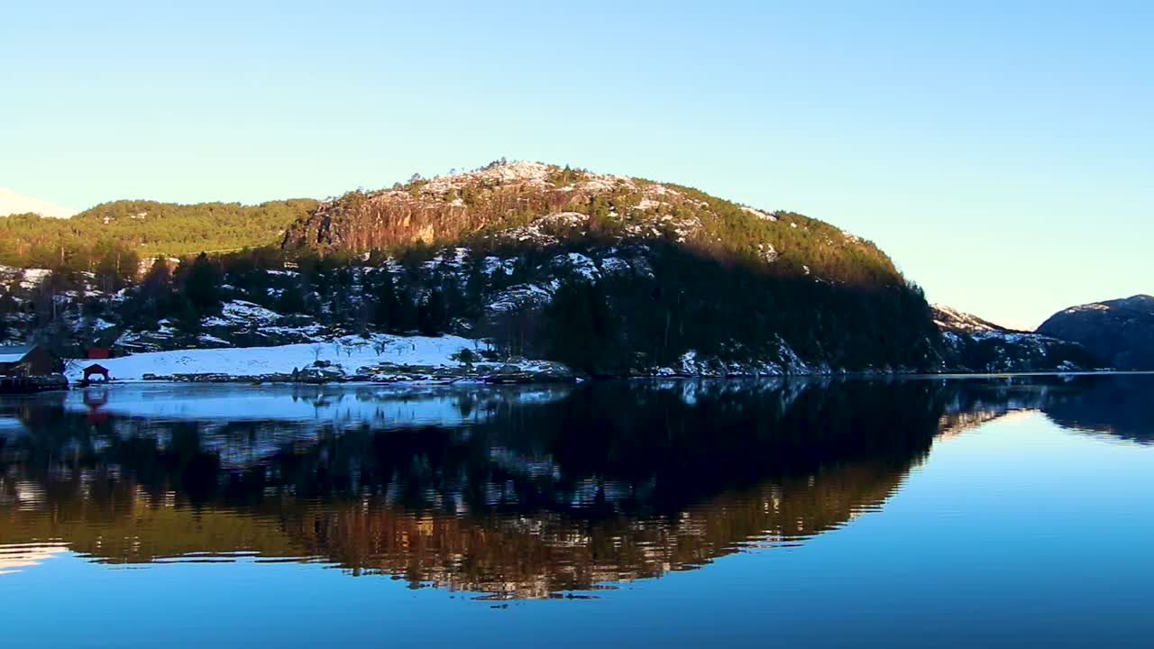노르웨이 베르겐 주변 피요르드에서 보트 타기