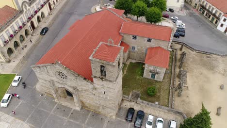 Draufsicht-Alte-Kirche-Von-Barcelona,-Braga,-Portugal