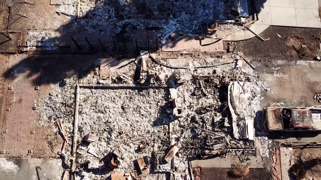 impactante vista aérea de la devastación del desastre del incendio de santa rosa tubbs 2017 7