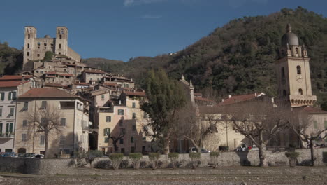 Dolceacqua-Historische-Stadt-In-Ligurien,-Italien