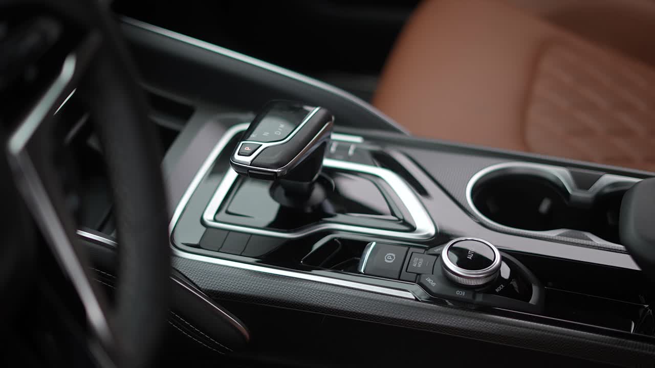 palanca de cambios de coche, interior de coche moderno, maxus d90, transmisión automática palanca de cambios