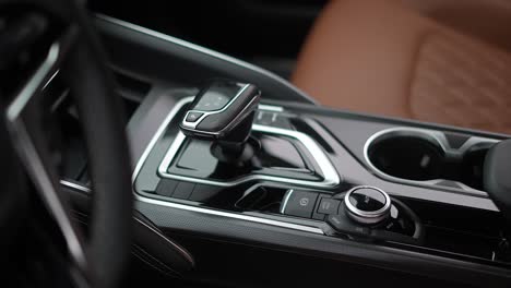 car-gear-shift-lever,-modern-car-interior,-maxus-D90,-automatic-transmission-gearshift-stick