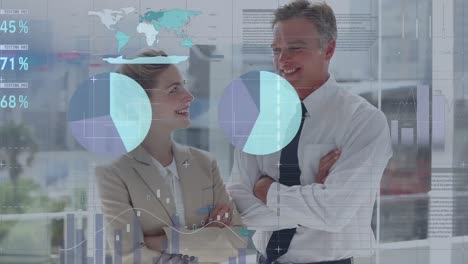 animación del procesamiento de datos financieros sobre diversas personas de negocios en la oficina