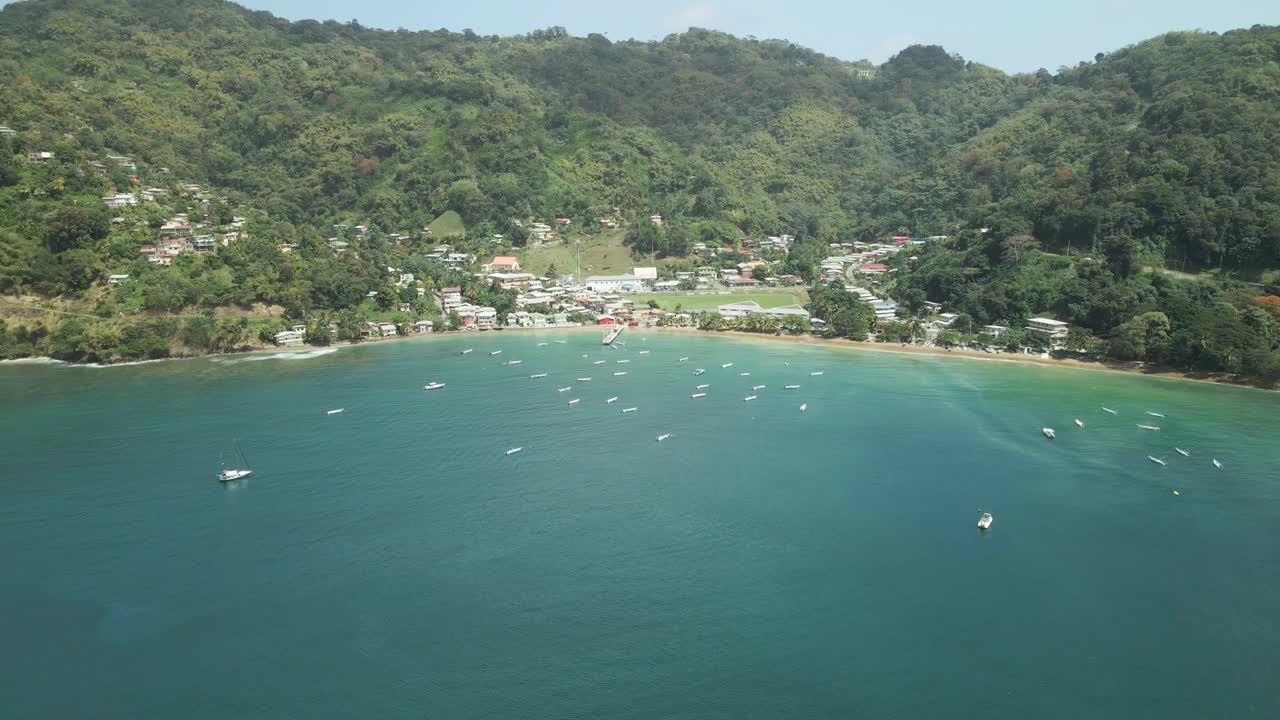 charlotteville, tobago increíble vista aérea de este pueblo de pescadores en la isla tropical de tobago