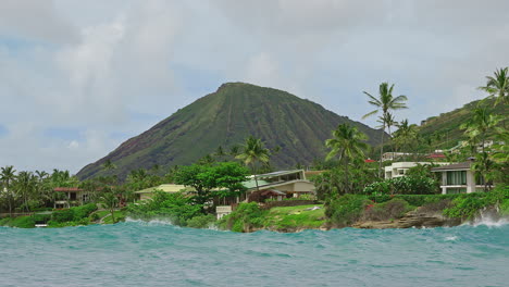 Blick-Auf-Den-Kokohead-Krater-Vom-Meer-Aus