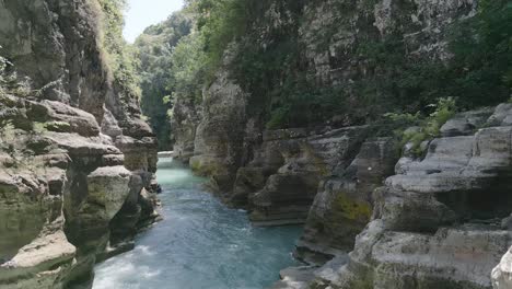 Tanggedu-Wasserfall-Sumba-Insel-Ostindonesien