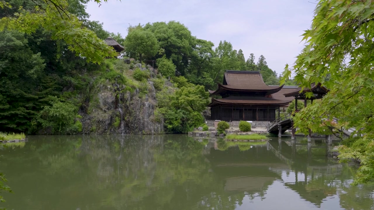 Krásný chrám Kokeizan Eihoji v prefektuře Gifu v Japonsku.