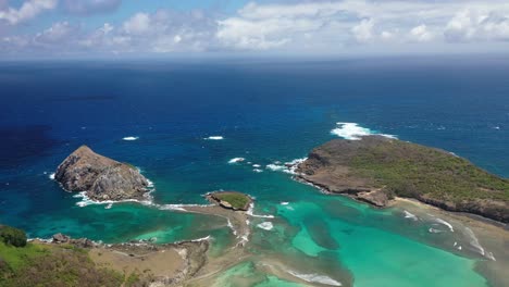 Drone-view-of-the-Sueste-beach-of-the-Fernando-de-Noronha-Archipelago,-Brazil