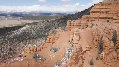 hoodoos of bryce canyon national park in april with snow in utah, usa