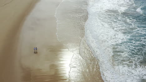 Es-Casi-Imposible-Mantenerse-Alejado-De-La-Playa