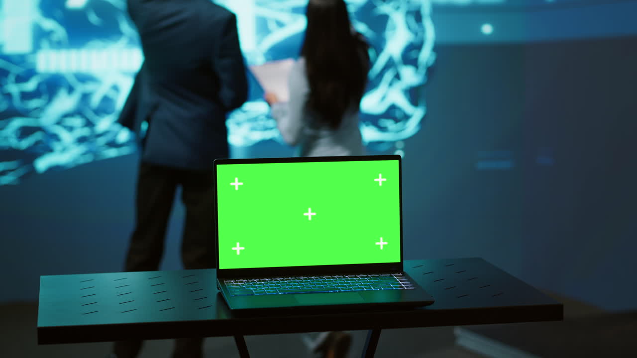 primer plano de una computadora portátil de pantalla aislada utilizada para el desarrollo de inteligencia artificial