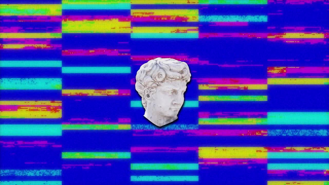 Animazione di antica scultura di testa con glitch su sfondo multicolore