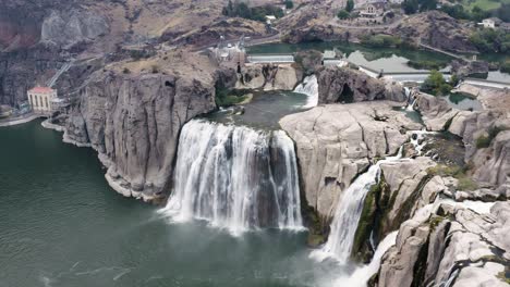 shoshone falls con presa de salmon falls inferior en el río serpiente cerca de twin falls, idaho, estados unidos