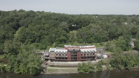 Wide-Shot-of-River-House-at-Odette's---Drone-4K---New-Hope,-PA