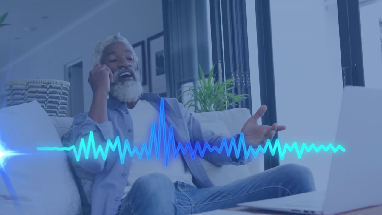 animación del procesamiento de datos musicales sobre un hombre afroamericano con un teléfono inteligente