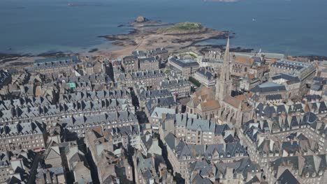 Drone-flying-over-Intra-Muros,-Saint-Malo-cityscape