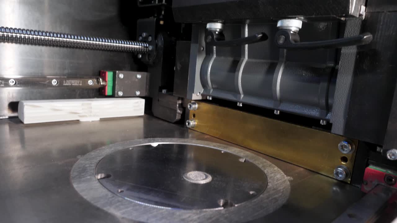 близкий взгляд на компоненты промышленных машин