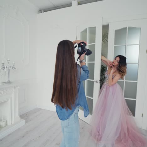 photographer working on taking pictures
