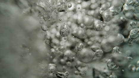 burbujas de agua hirviendo