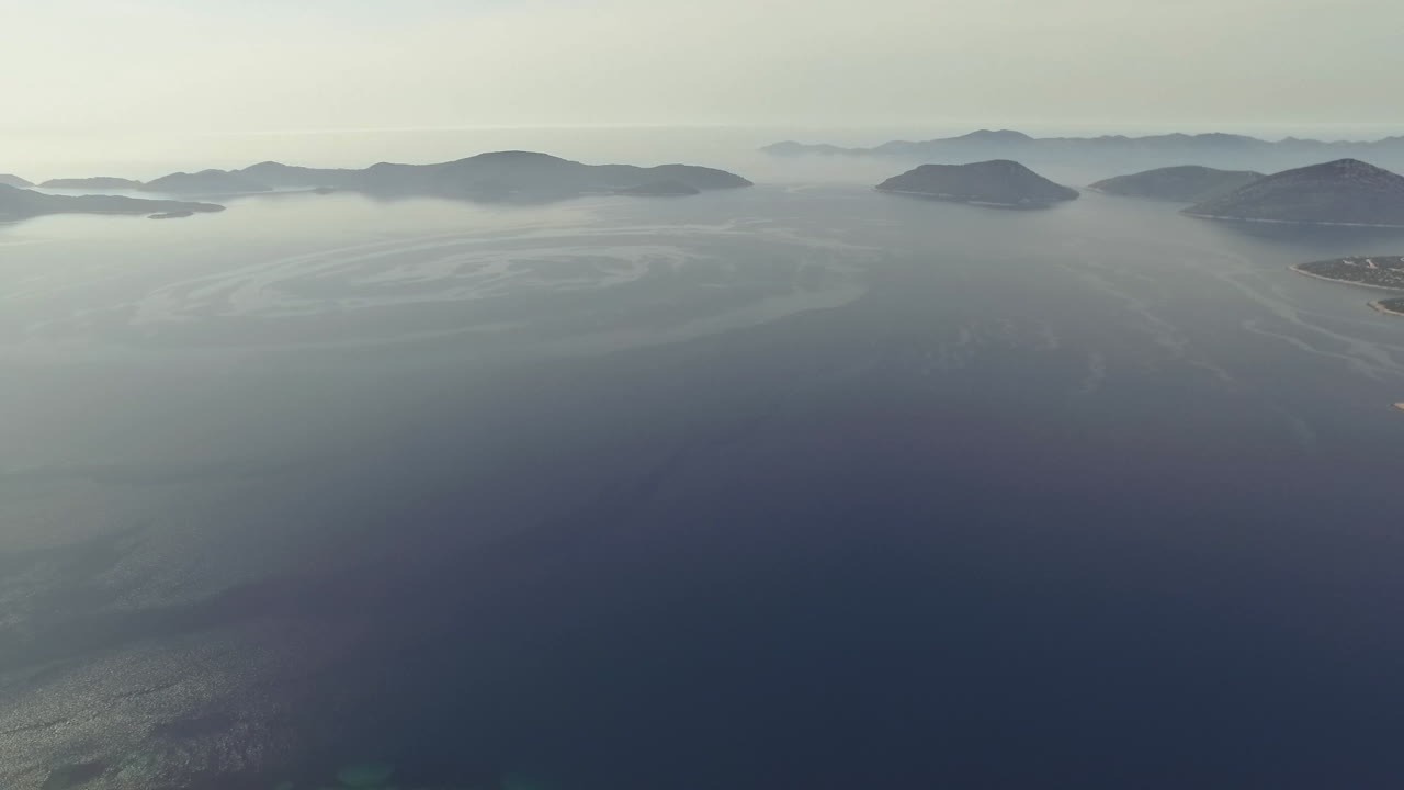 무인도와 다채로운 바다, 브리유니 공원, 크로아티아 상공 비행