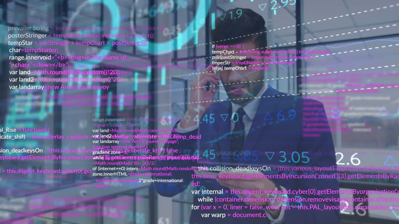 animación del procesamiento de datos sobre un empresario caucásico que usa un teléfono inteligente