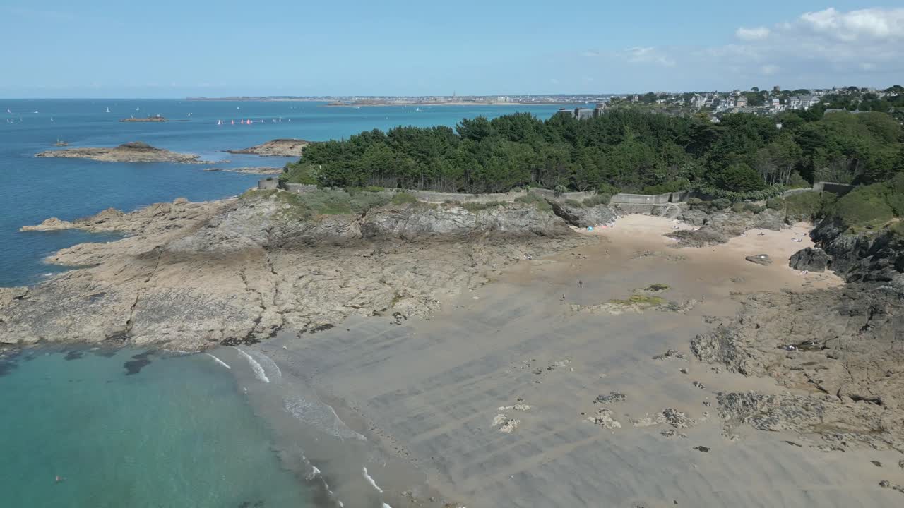 пляж рош-пеле, динард в британии, франция