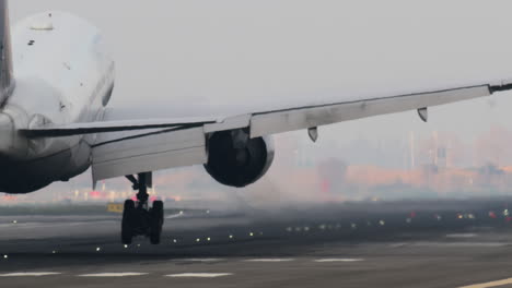 airplane landing in low visibility