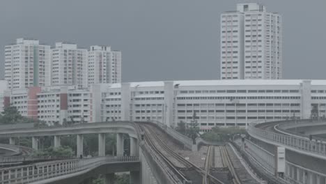 mrt 트랙과 함께 싱가포르 도시 풍경