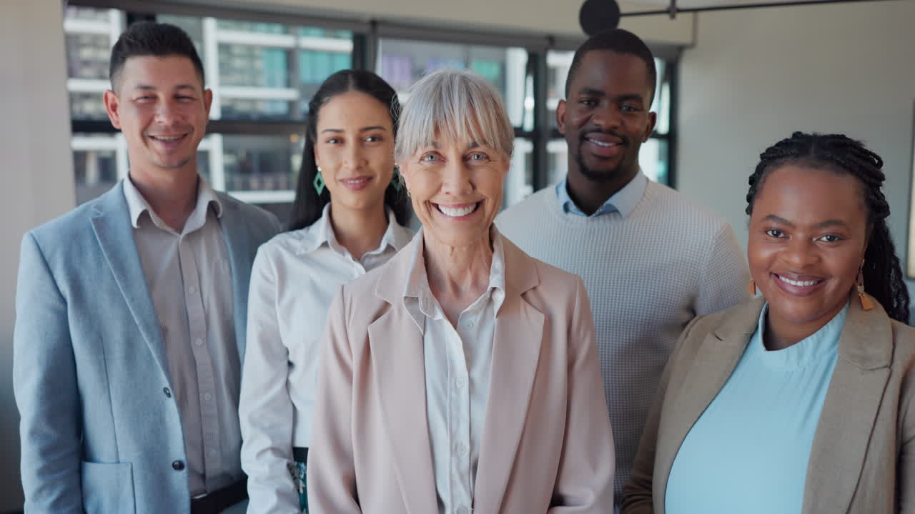 gente de negocios, cara y grupo con sonrisa