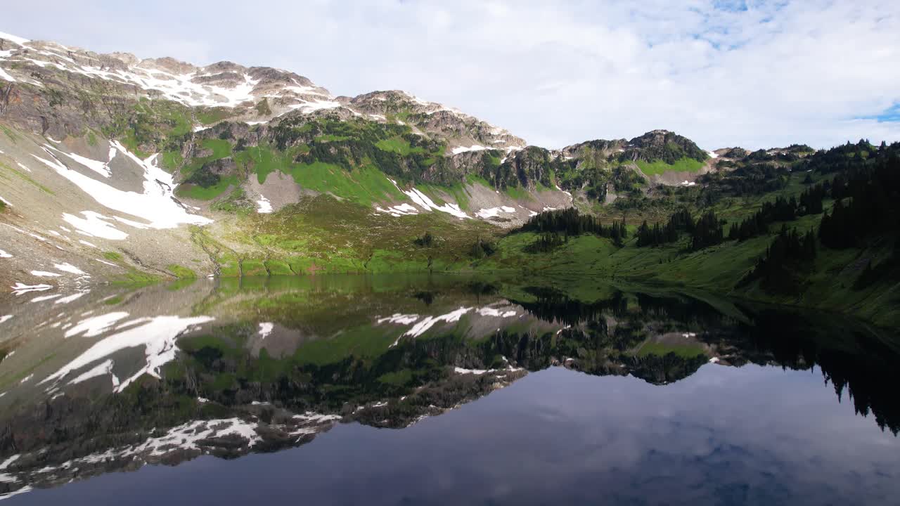mountain alpine lakes reflection in canada