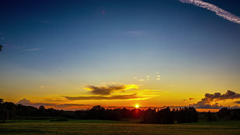 Golden-Hour-Magic:-Mesmerizing-Timelapse-of-Vibrant-Sky-over-Flourishing-Wheat-Fields