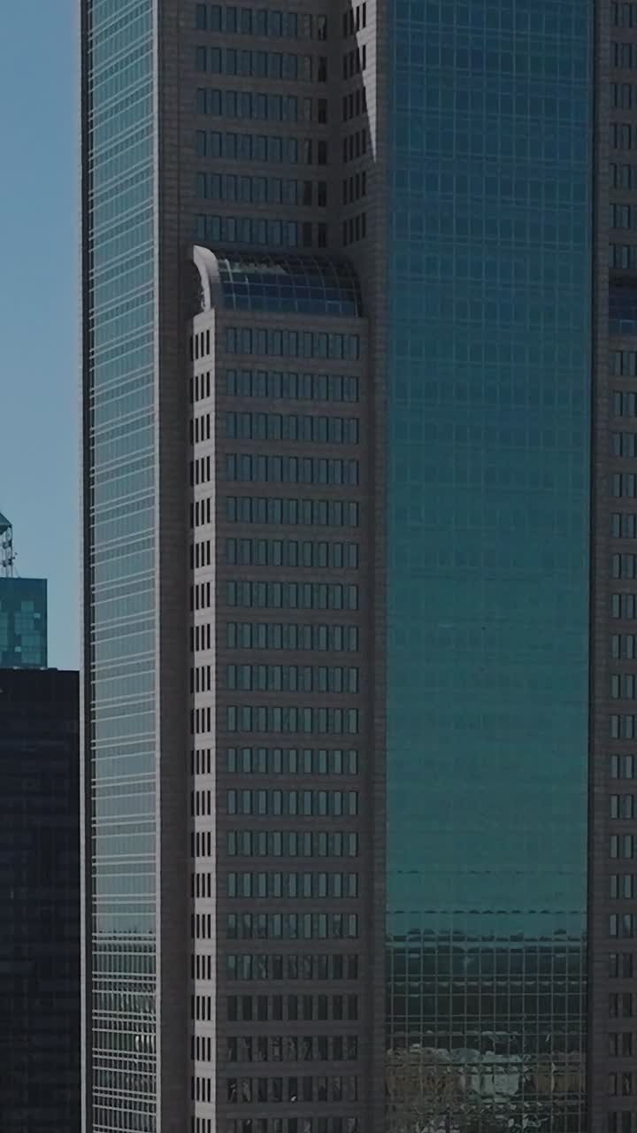 Vista del centro de Dallas desde arriba en un día despejado