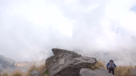 iztaccihuatl 화산을 걷고 있는 산악인